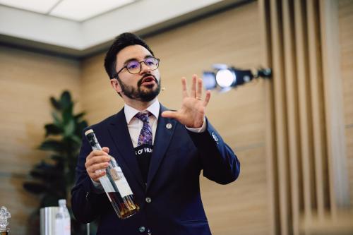 Ötszörös bajnok sommelier-